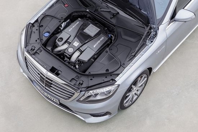 排量縮小性能更強，Mercedes-Benz 將逐步淘汰 5.5 升 V8 引擎