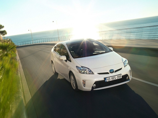 Toyota - PRIUS 車款簡介