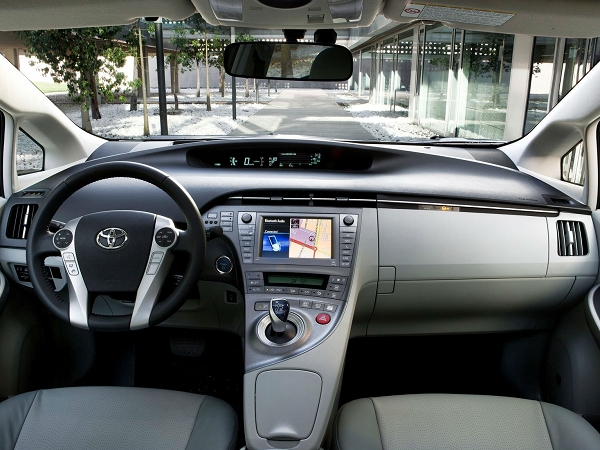 Toyota - PRIUS 車款簡介