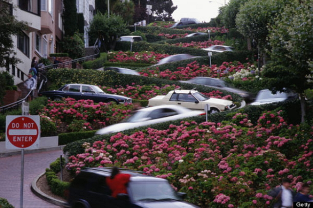 最曲折的道路─舊金山倫巴底街Lombard Street（圖片來源／Blog.Cochran）