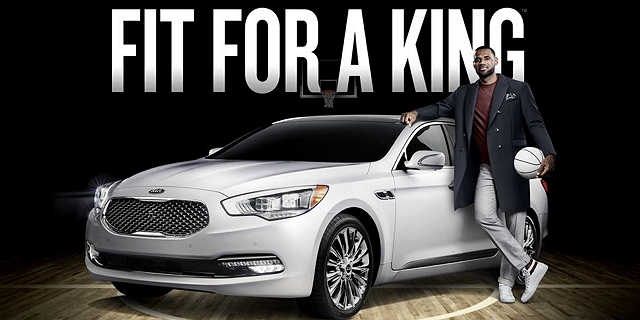 其實過去 KIA 就曾與騎士隊小皇帝 LeBron James 推出過聯名車款，這次會改為鮮豔的紅色塗裝。（圖片來源／KIA）