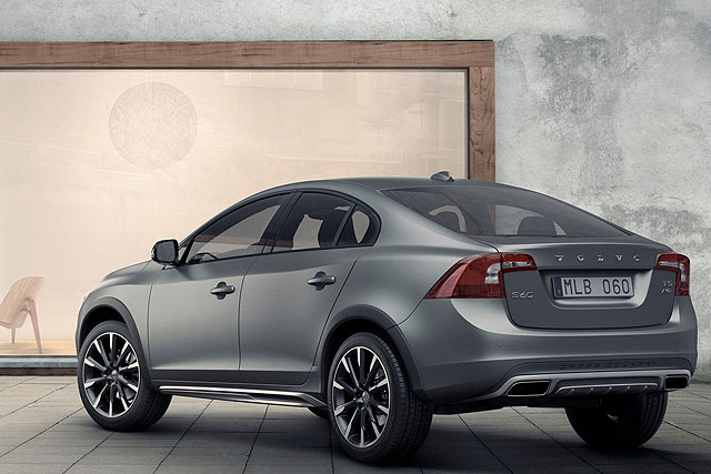 無論你對Volvo S60 Cross Country的美醜有何看法，但對於一些冬季漫長或道路條件不佳的地區，這樣的產品還是會有其賣點。