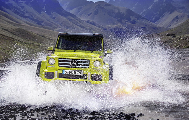 G500 4x4²採用與一般G-Class不同的非圓心傳動軸（portal axles），來提升車輛離地間隙的目的。