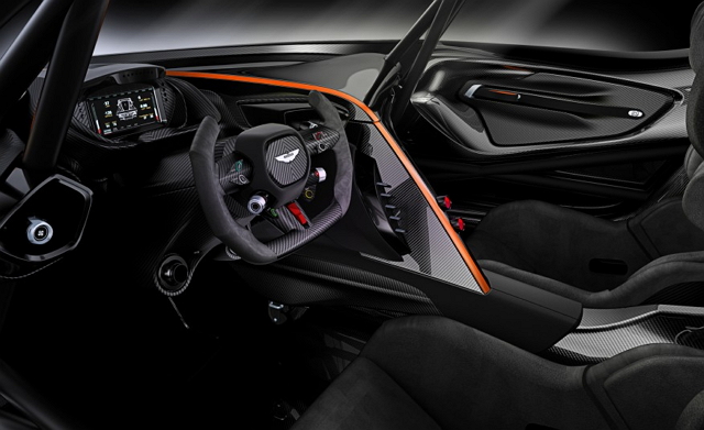 這輛Aston Martin Vulcan僅會生產限量24輛，至於售價方面以及更詳細資訊，須等到Aston Martin在下月的日內瓦車展中正式公佈才能見真章。