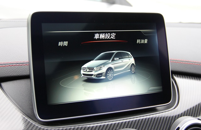 B-Class原先車內的Command多媒體系統顯示幕，原廠也從5.8吋升級至7吋，另外更提供8吋做選配。