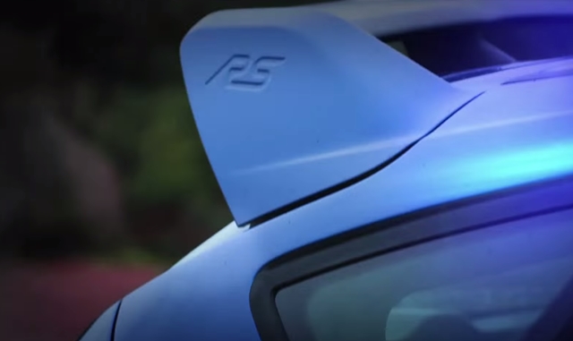 在Focus RS車型的尾翼上方，也印上RS車型的專屬字樣。