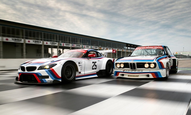 為了紀念1975年時，在Sebring 12小時耐久賽中拿下冠軍的BMW 3.0 CSL車型，特別為這次登場的2015 Z4 GTLM採用相同的車身塗裝。