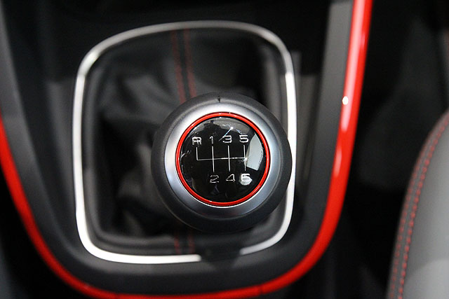 S1 Sportback搭載6速手排，這是當今國內歐系鋼砲中少見的設定。
