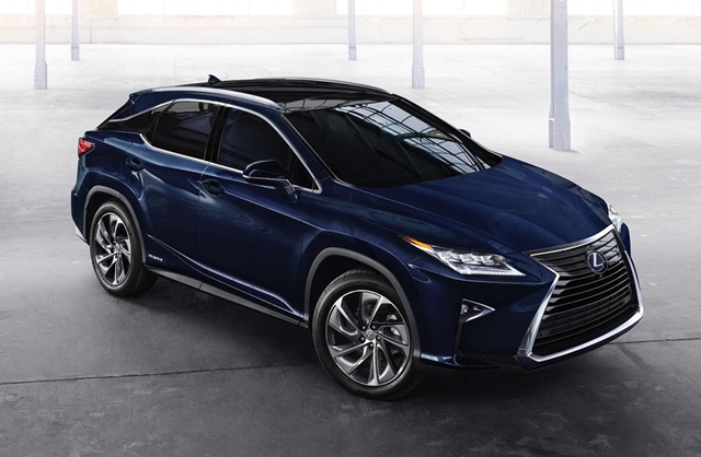 RX車系僅先行推出RX350 F Sport和RX450h，RX350 F Sport搭載3.5升V6自然進氣引擎，搭配八速手自排變速箱，原廠公佈最大馬力為300hp。