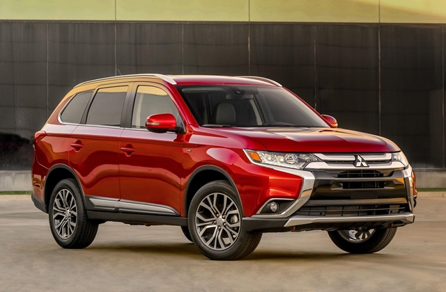 中華汽車才剛引進新一代的Outlander進入國內，不過碰上Mitsubishi原廠推出小改款Outlander，雖然動力心臟相同，但更具未來感的造型勢必讓現行台灣車主感到扼腕！