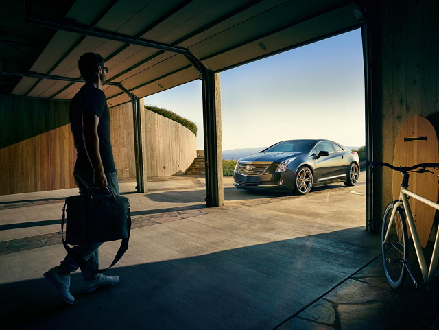 Cadillac 發表其最新 2016 年式 ELR，相較於舊款車型，性能表現可說是大幅提升，原廠售價為58,495美元。