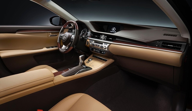 全新 2.0 升直噴引擎搭載！ Lexus ES 新年式上海車展露出