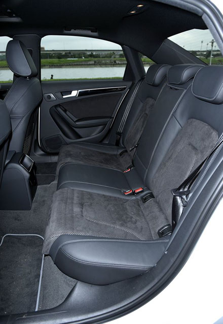 超值配備上身只加 6 萬，Audi A4 35 TFSI S line 試駕