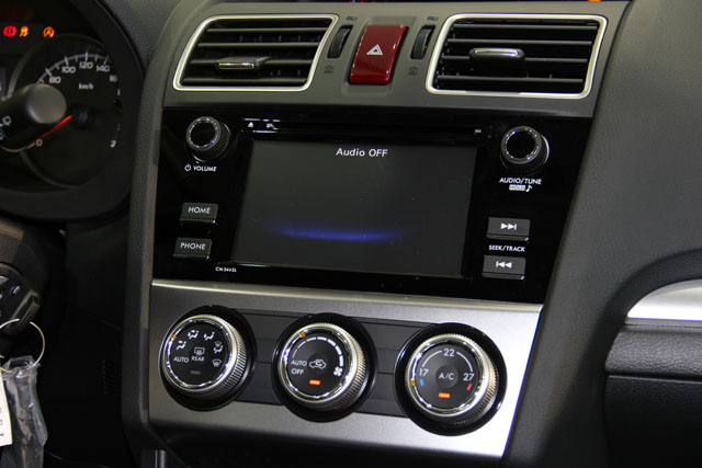 XV 2.0i為6.2吋多點觸控螢幕，2.0i-S車型更升級為7吋。