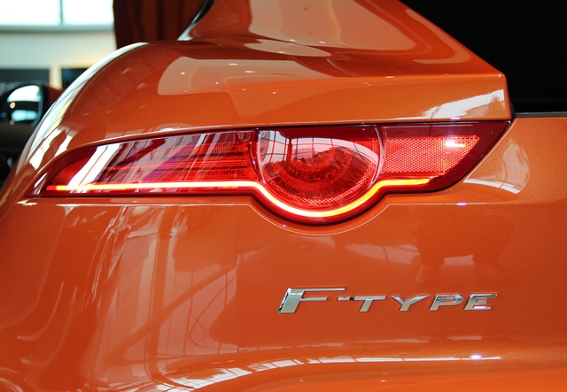 新年式小改 Jaguar F-Type  頂級性能款新增 AWD 四驅系統