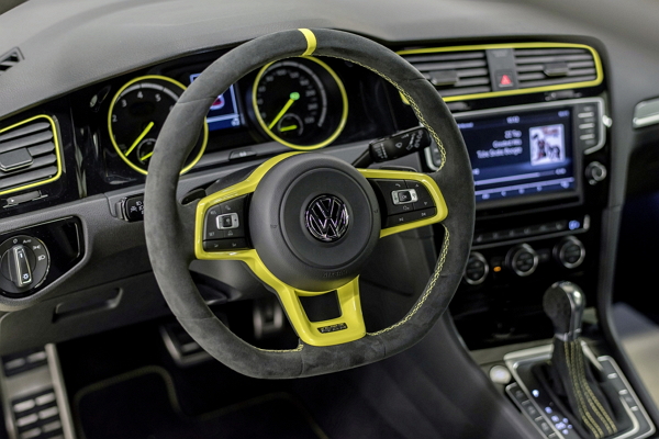 音響、動力一次到位!Volkswagen 實習生打造 Golf GTI Dark Shine