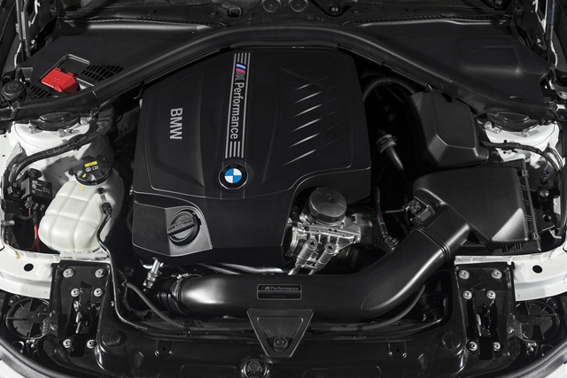經過重新改寫的ECU以及換裝運動化進排氣系統，將最大動力提升至335hp/45.8kgm，原廠公佈0~100km/h的加速成績，也從5.1秒進步至4.9秒。