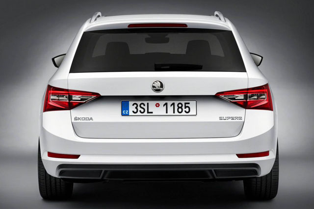 品牌旗艦旅行車！Škoda 首度釋出 Superb Combi 廠照