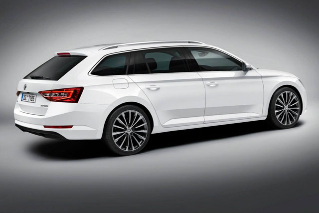 品牌旗艦旅行車！Škoda 首度釋出 Superb Combi 廠照