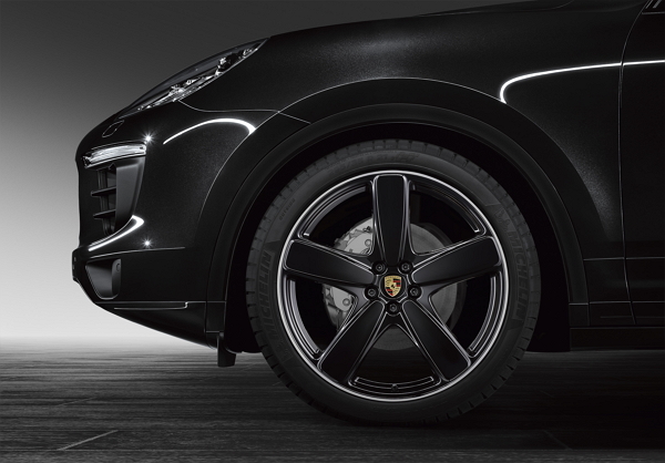Cayenne、Macan 及 Panamera 推出後座影音娛樂系統