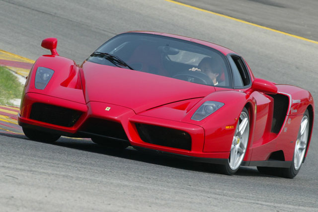 全球限量400部的Ferrari Enzo，目前國際拍賣價約落在7,500萬左右，即使是撞到半毀身價也還是破千萬。（圖片來源／Ferrari）