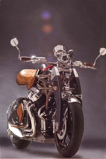 Bienville Legacy Motorcycle以steam-punk老式蒸汽機樣式為設計靈感，流露出濃濃的復古風格。