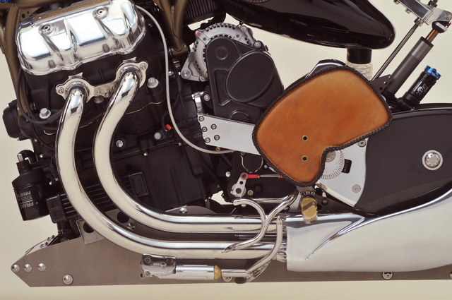ienville Legacy Motorcycle搭載水冷式引擎，再加上額外的機械增壓套件，並做些微的調整，共可壓榨出300匹的最大輸出馬力。