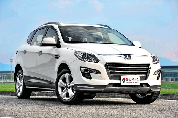 對照目前台灣所販售的U7 Turbo，其實這次中國所推出的大7 SUV，不論是車頭部分的頭燈、霧燈、甚至是車尾的LED尾燈，都與台灣目前販售的U7 Turbo如出一轍。（圖／記者陳奕全攝）