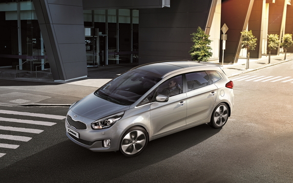 KIA 全車系優惠實施中 Carens 低頭款再送倒車顯影