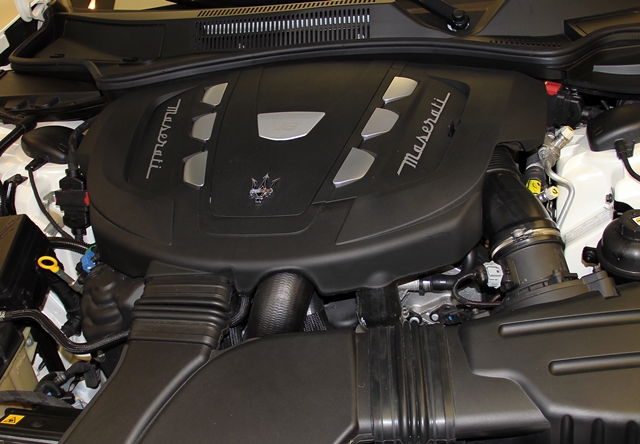Quattroporte Diesel搭載3.0升V6缸內直噴渦輪增壓柴油引擎，原廠公佈最大動力為275hp/4000rpm、61.2kgm/2000~2600rpm。