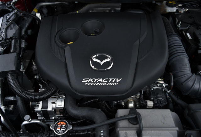 這具2.2升SKYACTIV-D柴油直4引擎的動力效能絕佳，擁有175匹最大馬力與42.8公斤米峰值扭力，國內能源局的歐規平均油耗每公升可跑15.2公里，達到該排氣量級距最佳的1級標準。