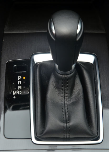 高鎖定率的SKYACTIV-Drive 6速手自排變速箱。