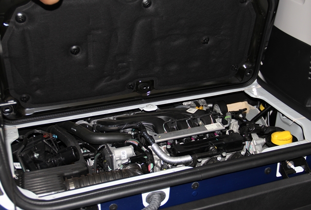 Smart Fortwo均配置1.0升三缸自然進氣引擎,最大動力為71hp/9.3kgm;而Smart Forfour則是有兩款動力,分別是1.0升三缸自然進氣引擎以及0.9升三缸渦輪增壓引擎,最大動力分別為71hp/9.3kgm、90hp/13.8kgm