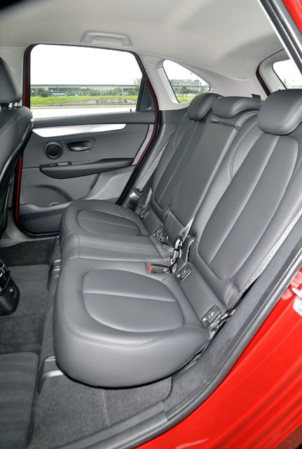 藍白廠徽首款前驅量產車!BMW 218d Active Tourer 試駕
