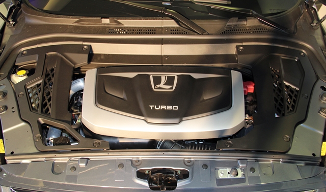 全新開發的2.2升四缸渦輪增壓引擎最大動力達到202hp/5500rpm、30kgm/2400~4000rpm。