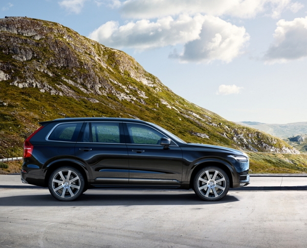 瞄準豪華 SUV 市場! Volvo XC90 公佈預接單價 324 萬起