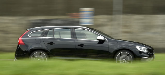 V60 T6由靜止加速至時速百公里只需6.0秒，Sport跑車底盤讓它開起來更加明快矯健，充滿駕駛樂趣。