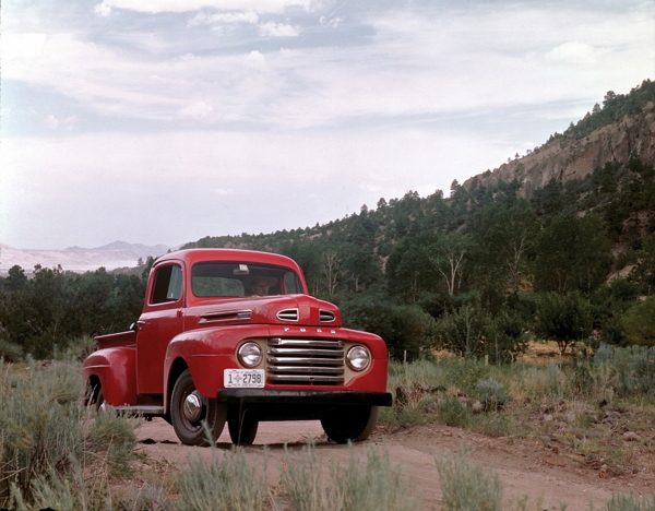 F-Series (1948)結合流線車身與卡車的耐用性質，擁有極佳的裝載與拖曳能力，並提供兩種不同的動力選擇。