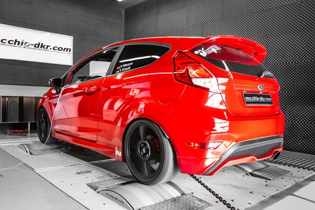 Fiesta ST原廠搭載1.6升四缸EcoBoost渦輪增壓引擎，原廠公佈最大動力為182hp/24.4kgm。