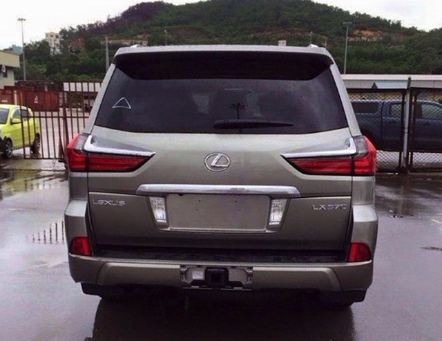 車尾燈也改採LED導光條設計，更顯得年輕以及更豐富的科技感受。（圖片來源／auto.ifeng.com）