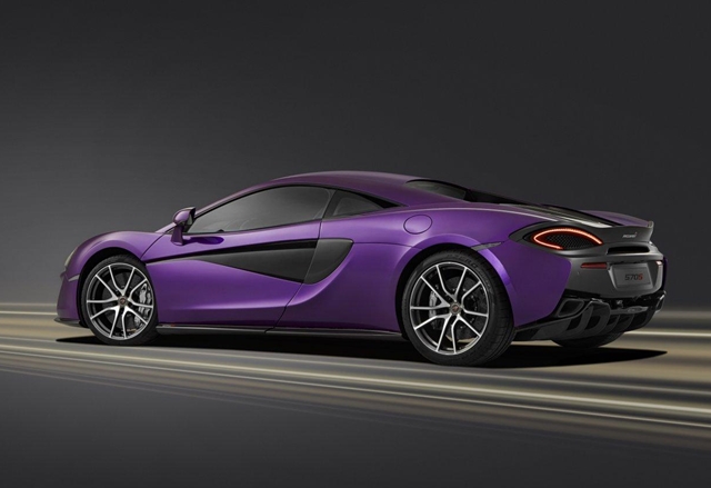 McLaren 570S Coupe搭載3.8升V8雙渦輪增壓引擎，最大動力為570hp/61.1kgm，七速SSG雙離合自手排變速箱，0~100km/h加速成績為3.2秒，極速可達328km/h。