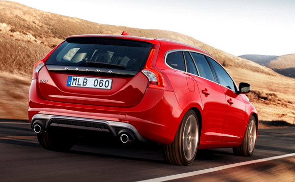 此次導入的 S60 轎跑車/ V60 旅行車/ XC60 休旅車 T6 R-Design 版本分別以 229/ 239/ 247 萬元上市，並提供限時 150 - 180 萬不等的 0% 利率分期購車優惠。