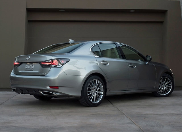 GS350也維持相同的3.5升V6引擎，但最大動力提升至311hp/41.6kgm。