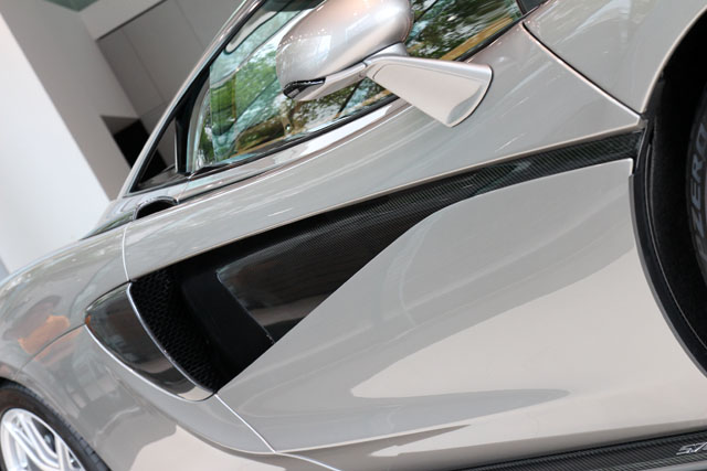 羽量級「親民」超跑！McLaren 570S 登台亮相