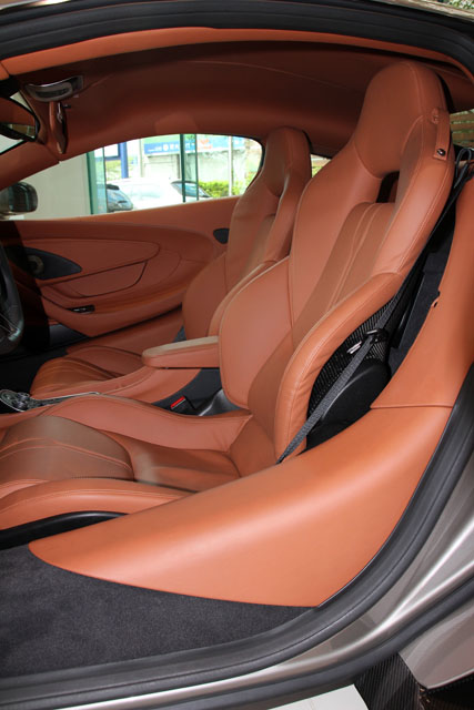 羽量級「親民」超跑！McLaren 570S 登台亮相