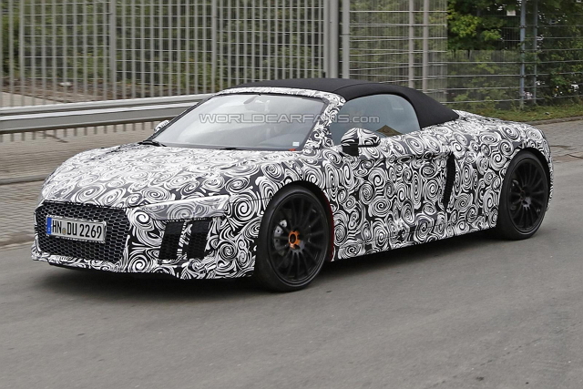 新一代Audi R8 Spyder即將於明年發表，外媒於紐博格林賽道捕捉到偽裝車的畫面。