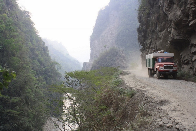 看完你敢挑戰嗎？ 全球最險惡的 10 條公路！