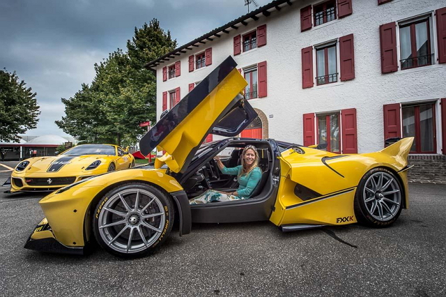 全球僅生產 32 輛、折合台幣約 1.25 億的 Ferrari FXX K，搭載一具 6.3 升 V12 自然進氣引擎與 HY-KERS 系統，可輸出 1023 匹/91.6 公斤米的綜效馬力。