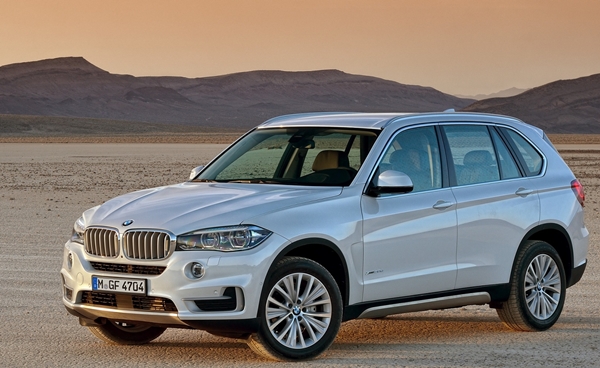 BMW 2016年式新車到港，多款車型推出配備升級或多元分期專案。（圖由汎德提供）