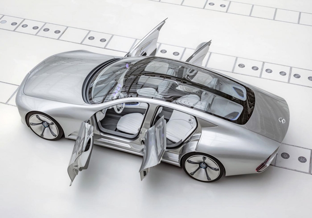 Concept IAA其實即為「Intelligent Aerodynamic Automobile」智慧空氣力學車款，將頭燈與車頭大面積水箱護罩進行整合。